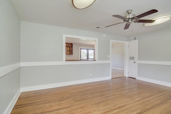 Building Photo - 2615 Springwood Dr