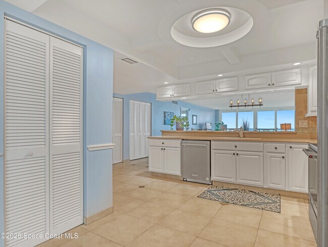 Building Photo - 401 Jimmy Buffett Mem Hwy
