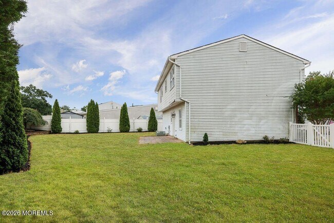 Building Photo - 17 Wisteria Pl