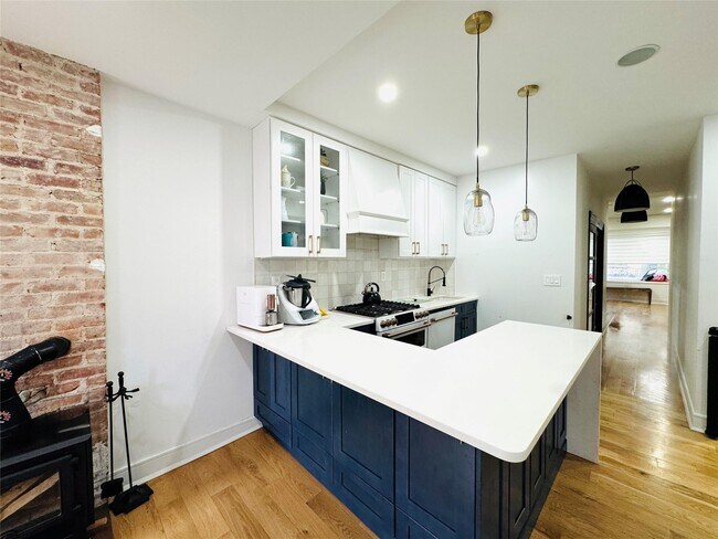Building Photo - 79-58 78th Ave