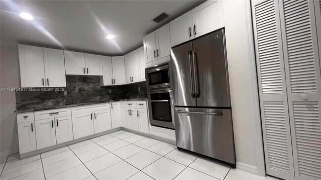 Building Photo - 8820 SW 57th St