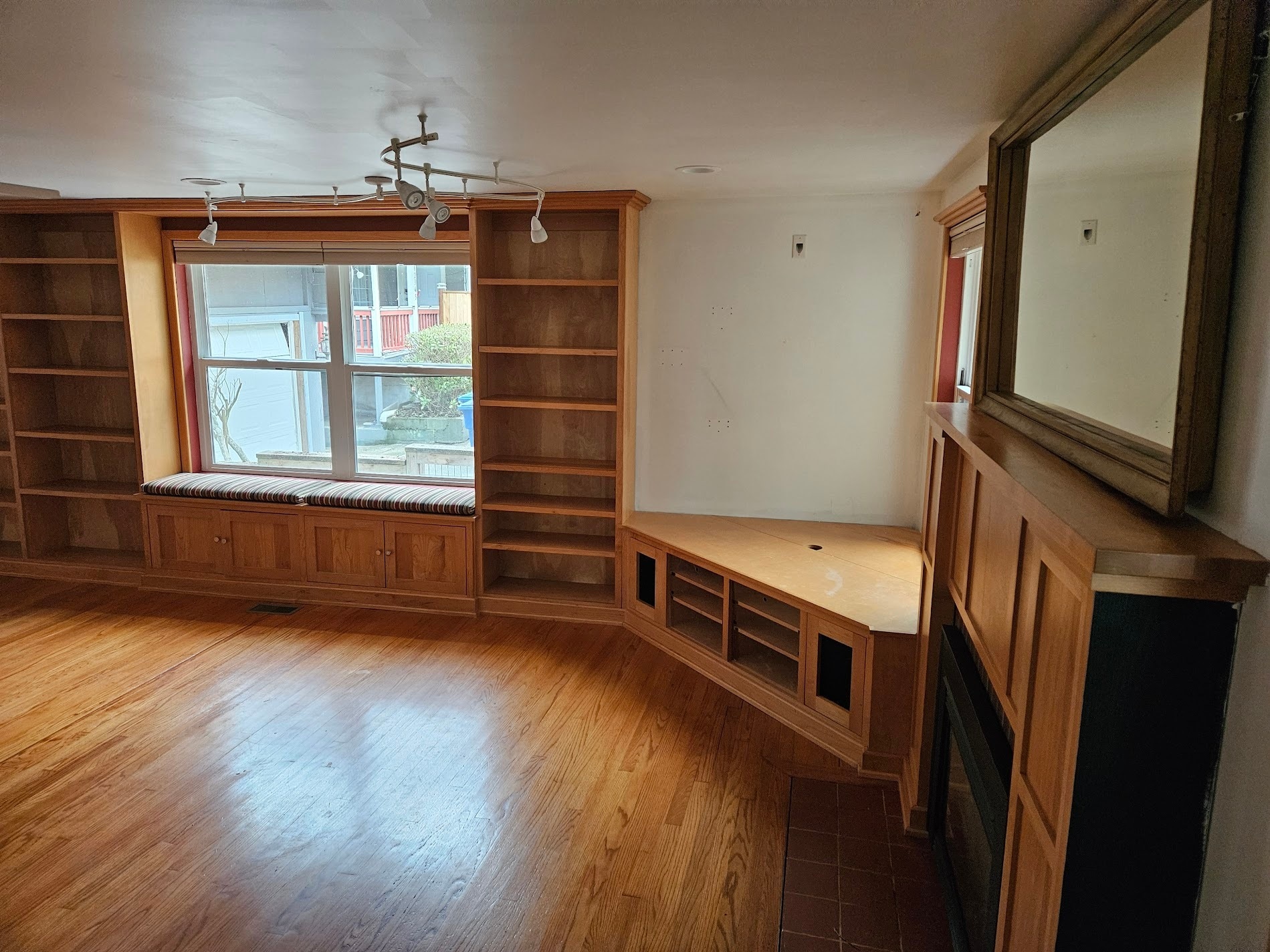 Building Photo - 12341 36th Ave NE