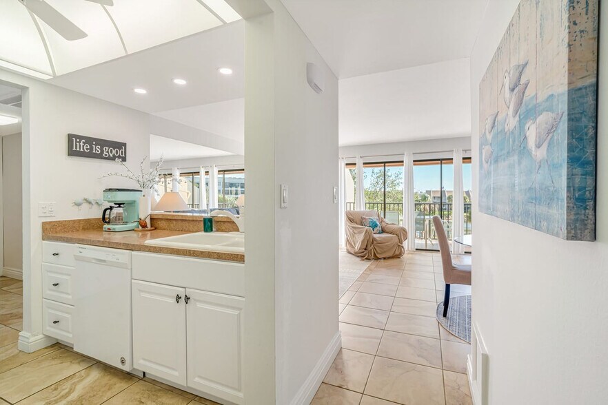 Building Photo - 1400 Cove II Pl