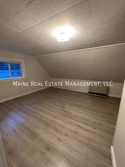Building Photo - 171 Riverside Dr