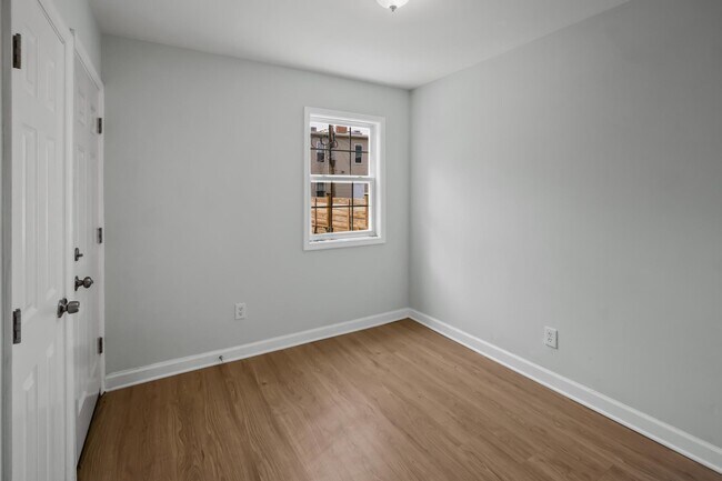 Building Photo - 182 36th St NE