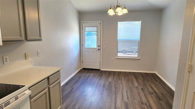 Building Photo - 12805 Sky Harbor Dr