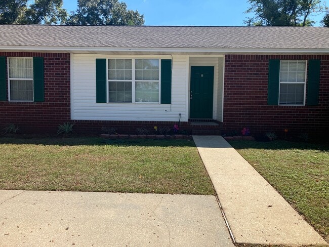 Primary Photo - Two Bedroom Unit in Bustling 9 Mile Area i...