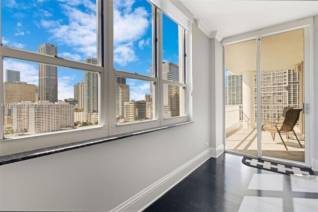 Building Photo - 701 Brickell Key Blvd