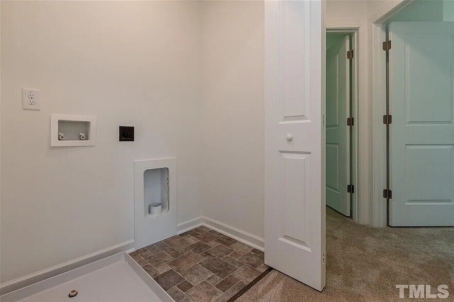 Building Photo - 2526 Sumter Dr