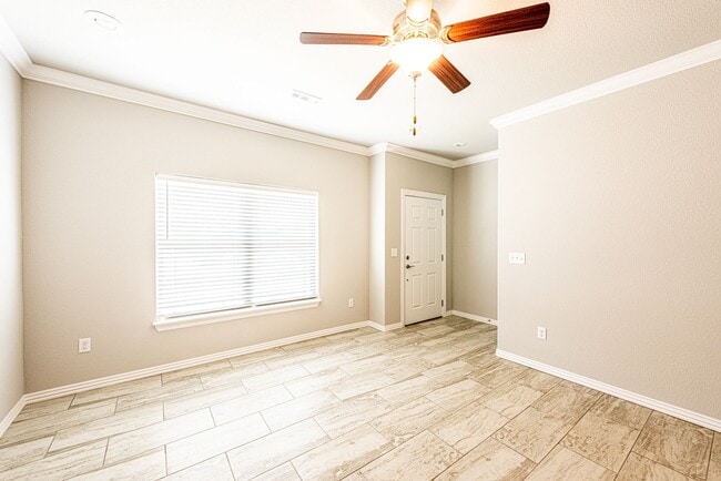 Building Photo - 505 W Laurel Ave, Rogers, AR 72758