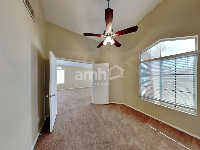 Building Photo - 5501 N 103rd Dr