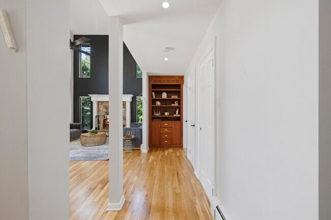 Building Photo - 2A Cherry Ln