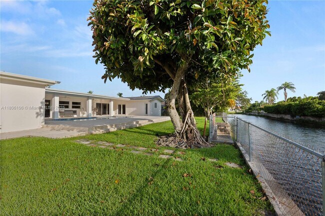 Building Photo - 5236 SW 64th Ave