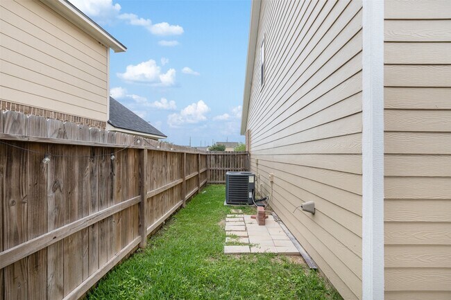 Building Photo - 2610 Mandi Ct