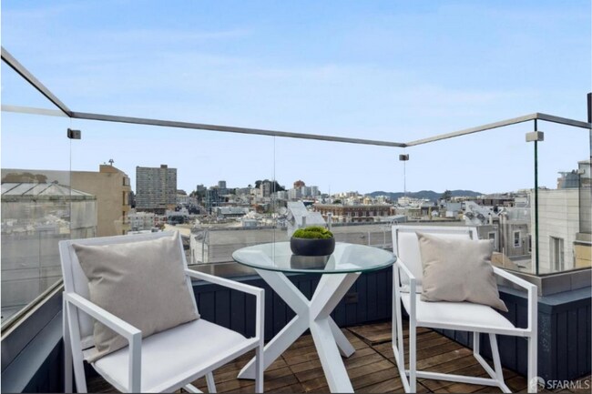 Building Photo - NOB HILL TOWNHOME FOR RENT - $13,000/mo
