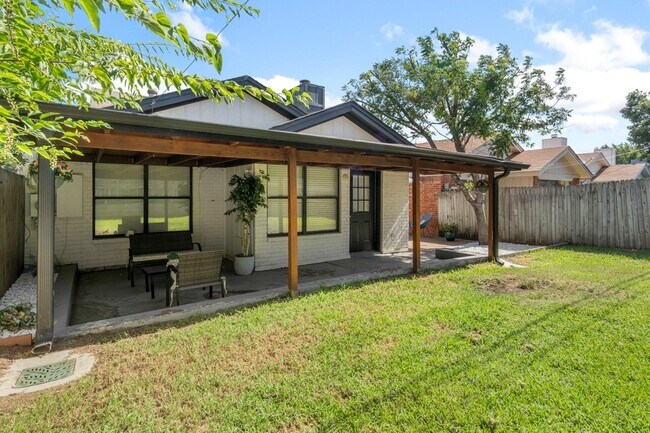 Building Photo - 408 Sycamore Ln