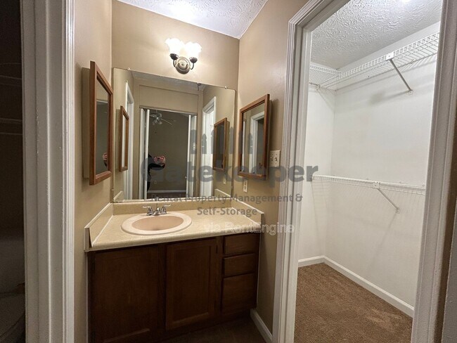 Building Photo - 101 Autumn Leaf