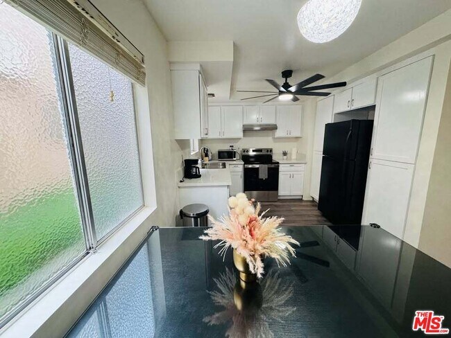 Building Photo - 14903 Normandie Ave