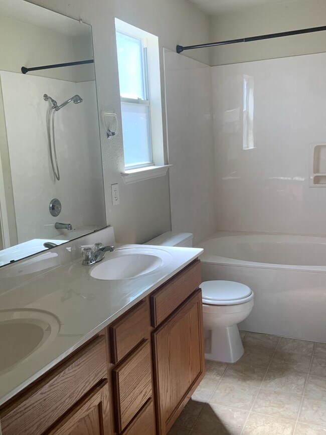 Building Photo - 4901 Donegal Bay Ct