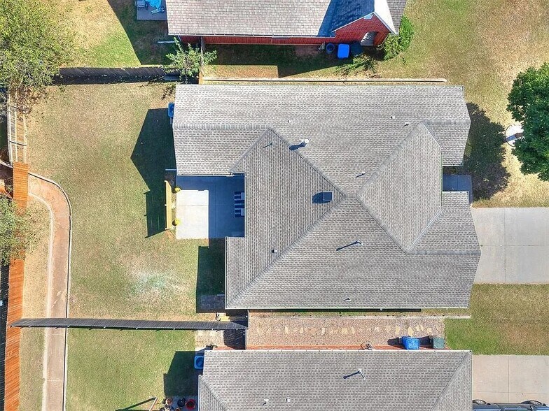 Building Photo - 2417 Arbor Dr