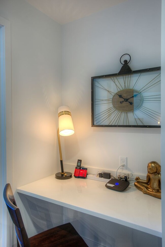 Building Photo - Highrise 1 Bedroom at Portland on the Park