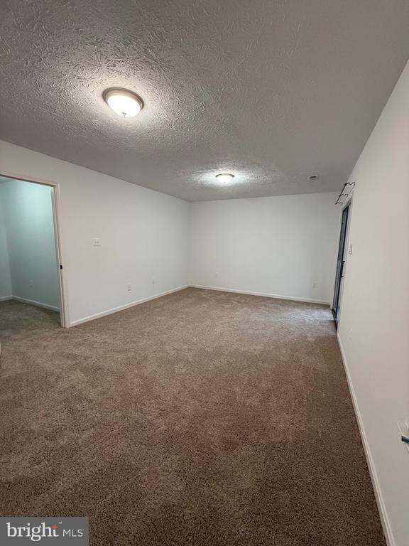 Building Photo - 402 Shaw Ct