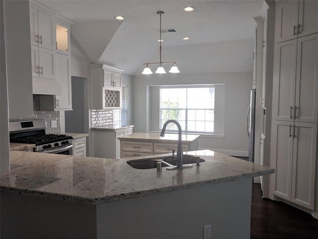 Building Photo - 2915 High Canyon Ct