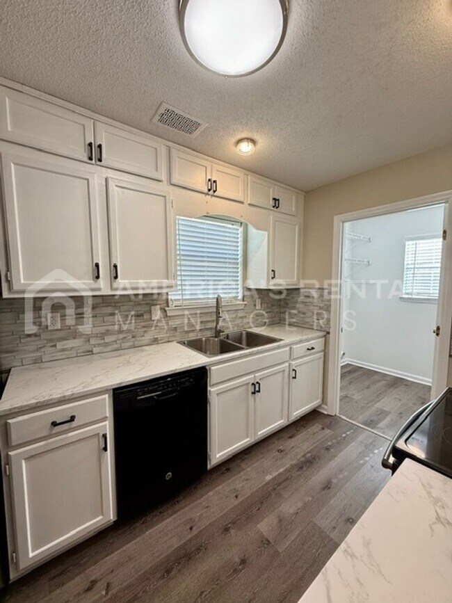 Building Photo - Easy Living in this Updated Pinson Home!!! AVAILABLE NOW!!