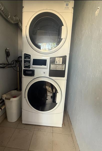 Building Photo - 4009 NE 21st Ave