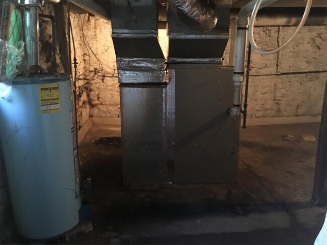 Building Photo - 522 N High St