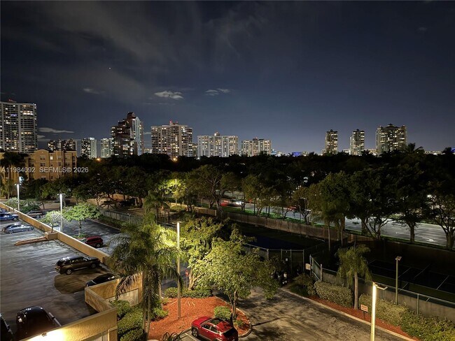 Building Photo - 19701 E Country Club Dr