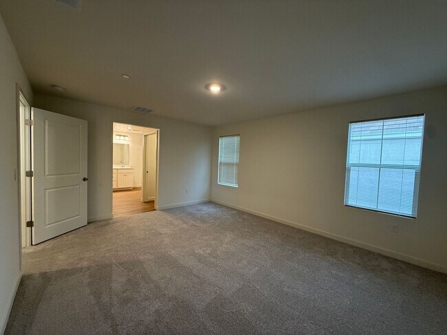 Building Photo - New Build