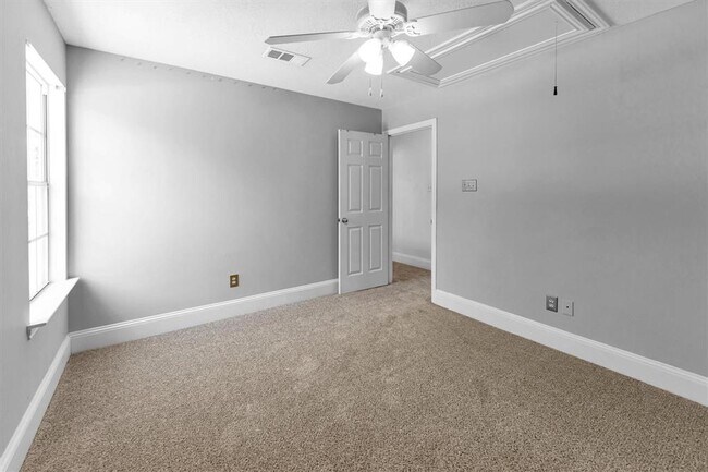 Building Photo - 15614 Lago Villa Dr