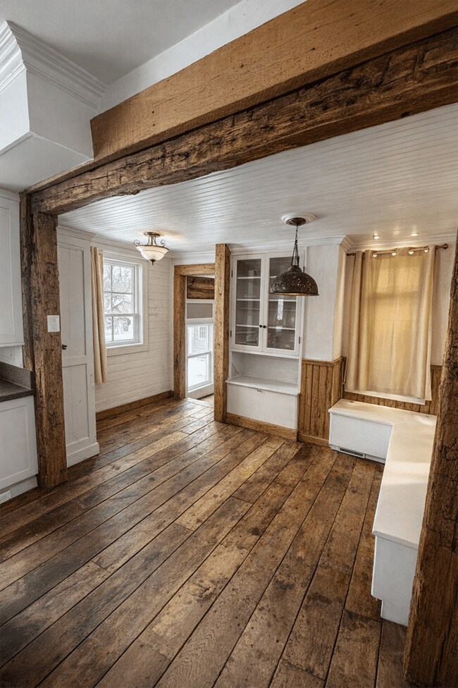 Building Photo - 4935 N Parma Rd