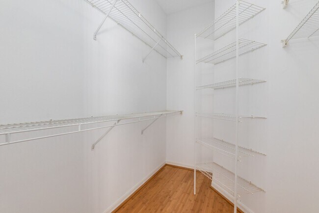 Building Photo - 308 Espana Ct