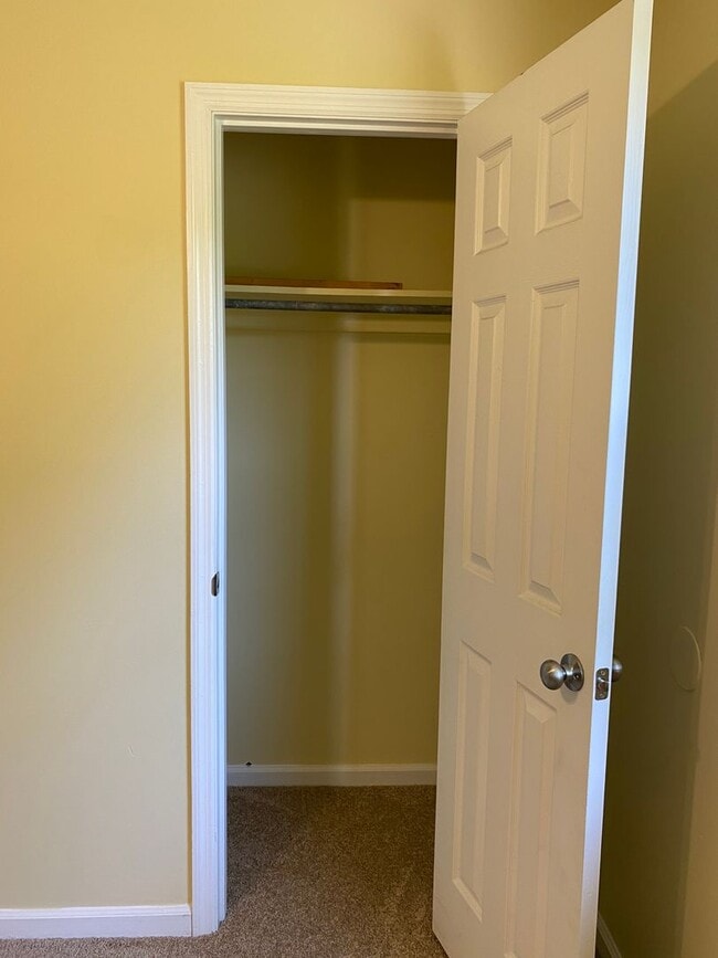Building Photo - $500.O0 OFF MOVE IN SPECIAL!!