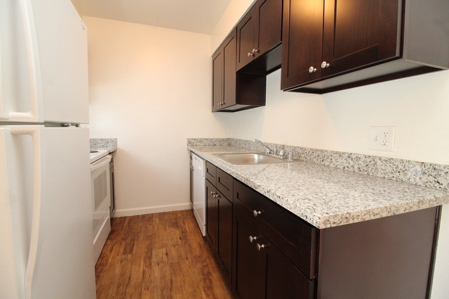 Building Photo - Stonegate Apartments