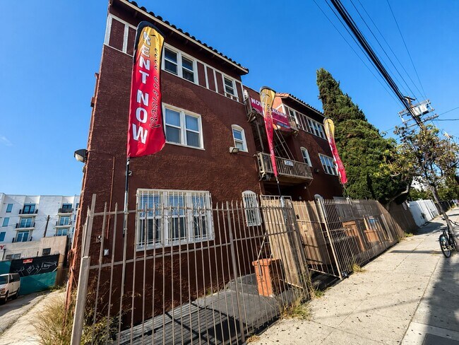 Building Photo - 2877 San Marino St
