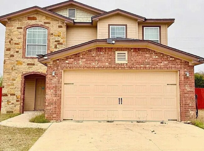 Building Photo - 2713 Montague County Dr