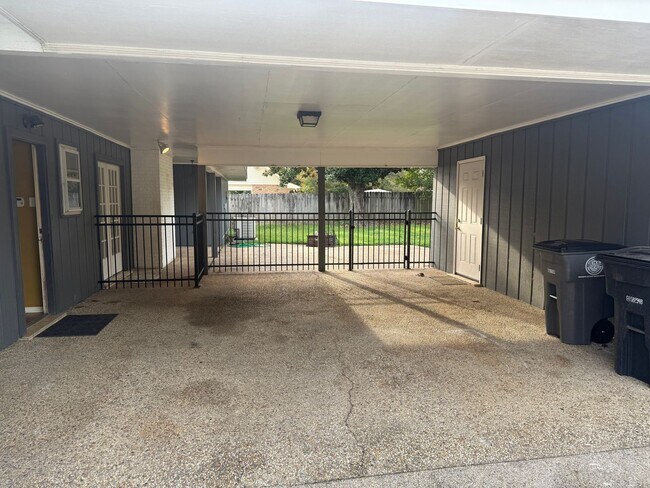 Building Photo - Rental Available Now in Lake Sherwood Acres!