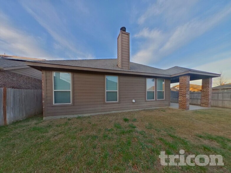 Building Photo - 701 Gold Hl Trl