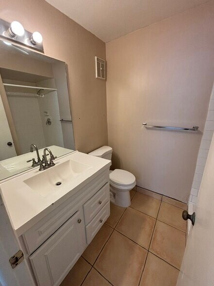 Building Photo - 6850 SW 45th Ln