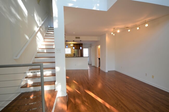 Building Photo - 142 Moreland Ave SE