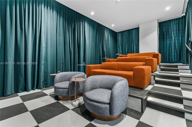 Building Photo - 11 NE 6th St