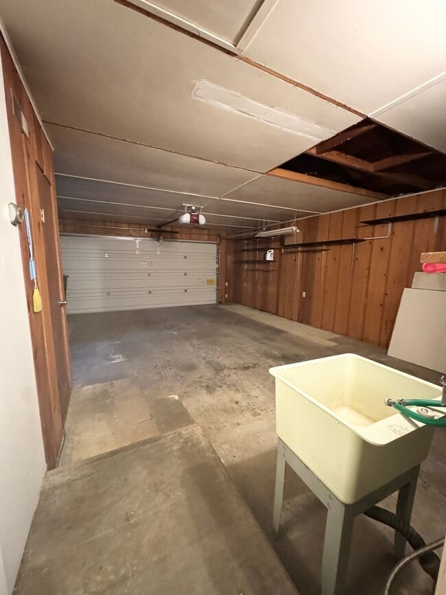 Building Photo - Charming 3-Bedroom Home in the Heart of Redding!