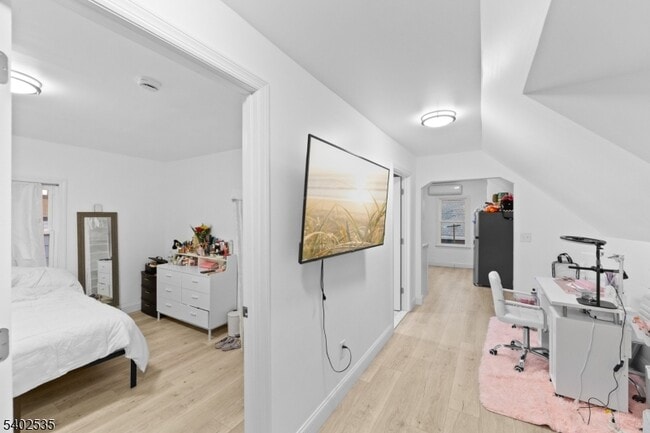 Building Photo - 56 Yereance Ave