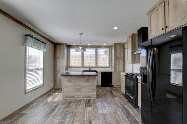 Building Photo - 295 Seays Rd