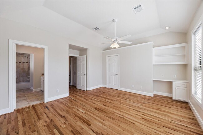 Building Photo - 2103 Hazard St