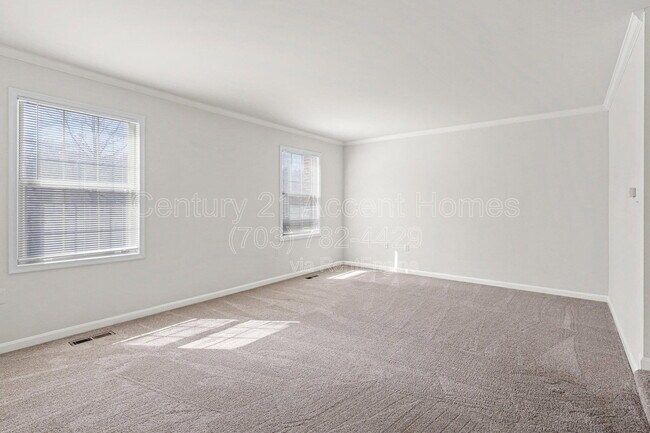 Building Photo - 6719 Sunset Woods Ct