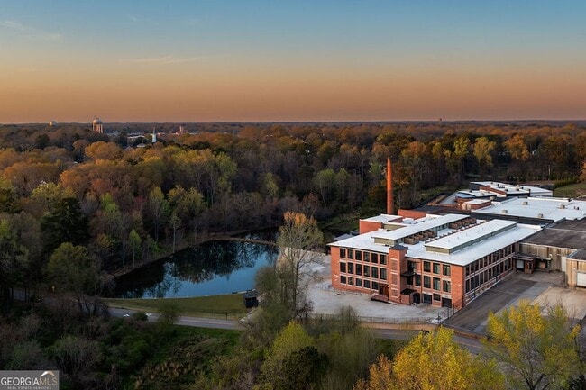 Building Photo - 200 Barrett St